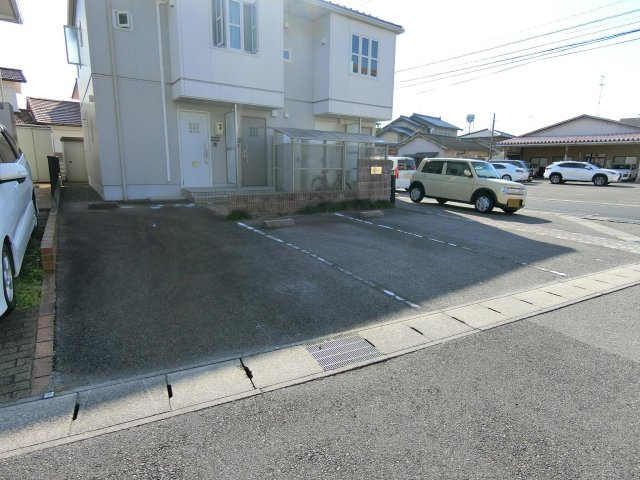 アレグリアの駐車場