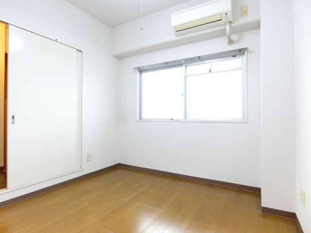 尾崎コーポの寝室|同物件別部屋イメージ写真