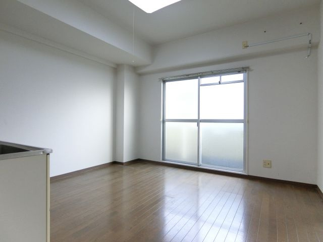 尾崎コーポの居間・リビング|同物件別部屋イメージ写真