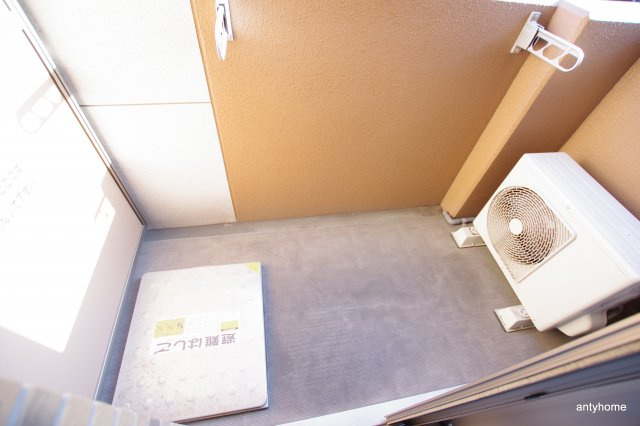 プレサンス新大阪コアシティ　仲介手数料無料のバルコニー