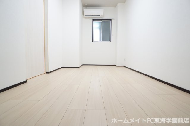 熊本市東区小山２丁目のアパートの洋室
