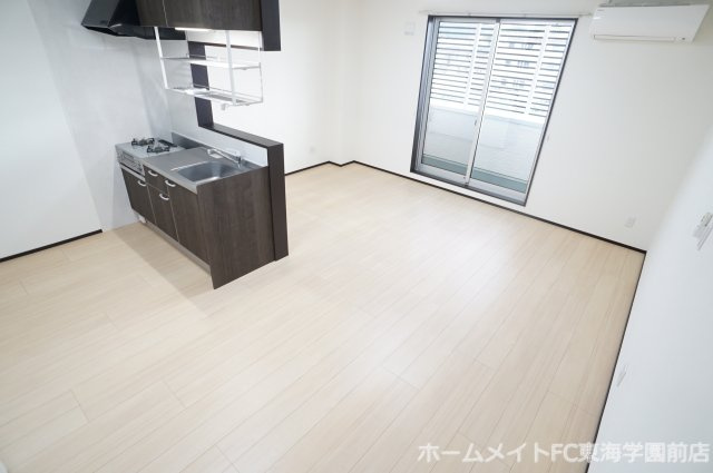 熊本市東区小山２丁目のアパートの居間・リビング