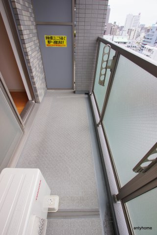 エスリード福島駅前　仲介手数料無料のバルコニー