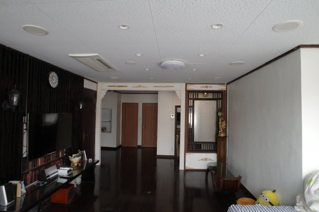 【設備】 | オーシャンビル | TVの前に5.1ｃｈサラウンドスピーカー