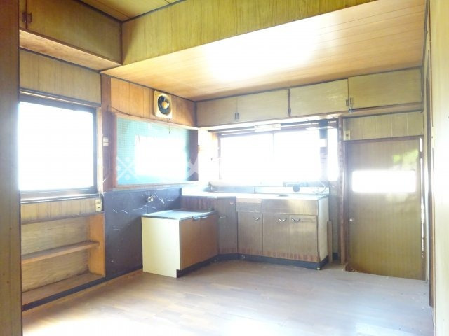 西唐津売家のキッチン