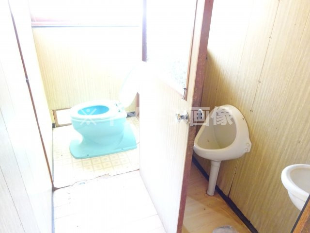 西唐津売家のトイレ