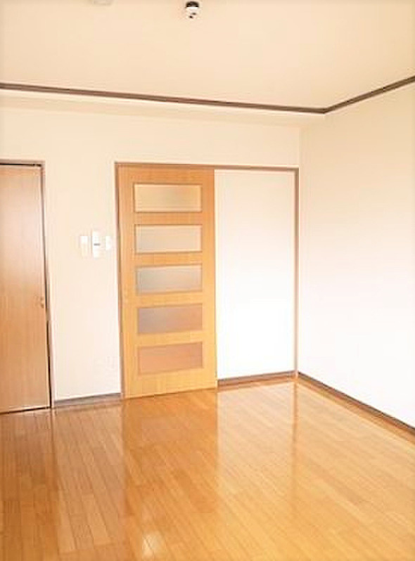 ふれあいハウスの洋室|明るい洋室です