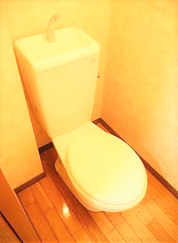 ふれあいハウスのトイレ|清潔感のあるトイレです