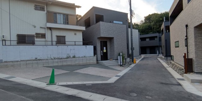 【前面道路含む現地写真】 | 名東区平和が丘６号棟　《仲介手数料無料》 | 8/31撮影
名東区の不動産売買の事ならマックスバリュで住まい相談エムワイホームにお任せください。