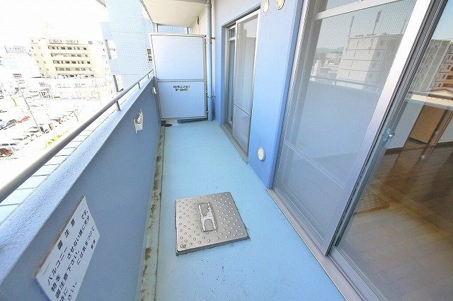 カーサフラッシュナカイのバルコニー|広々としたバルコニーです