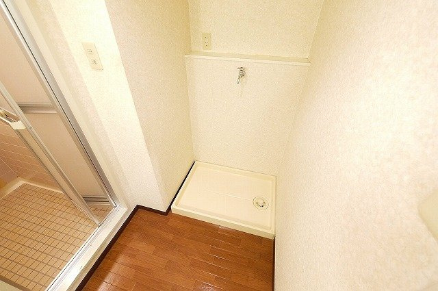 カーサフラッシュナカイの設備|室内洗濯機置場です