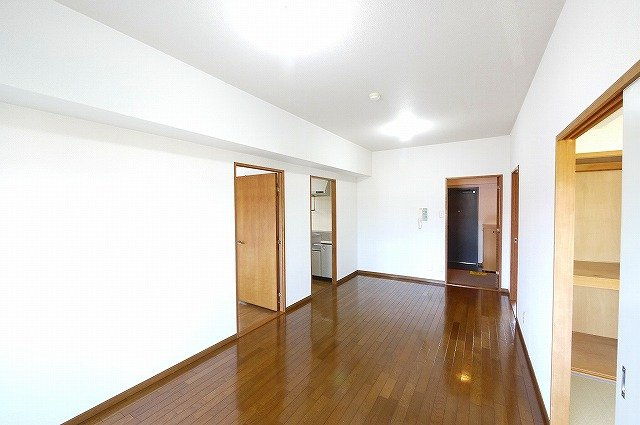 カーサフラッシュナカイの居間・リビング|ゆったり過ごせる居間です