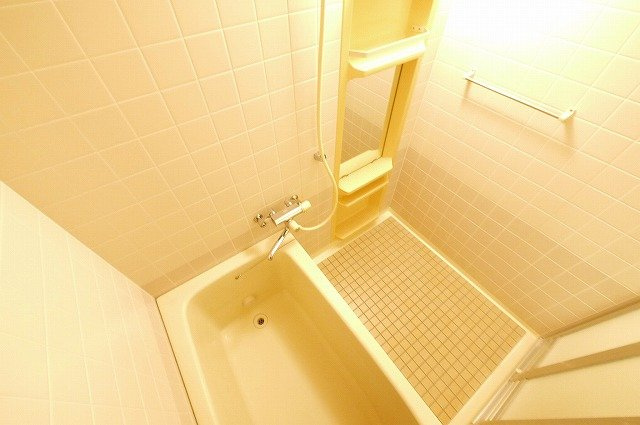 カーサフラッシュナカイの浴室|ゆったり過ごせるお風呂です