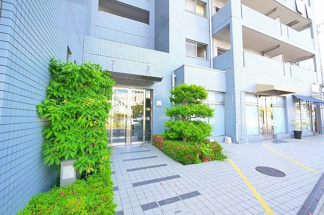 カーサフラッシュナカイのエントランス|落ち着いたエントランスです