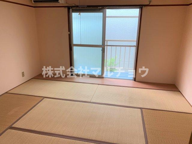 百恵マンションの和室|畳の上でゆっくりとくつろげる和室です
