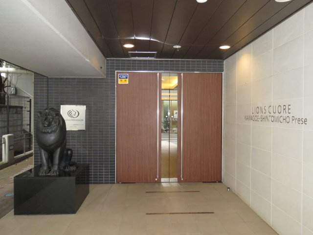 ライオンズクオーレ川越新富町プレーゼのエントランス