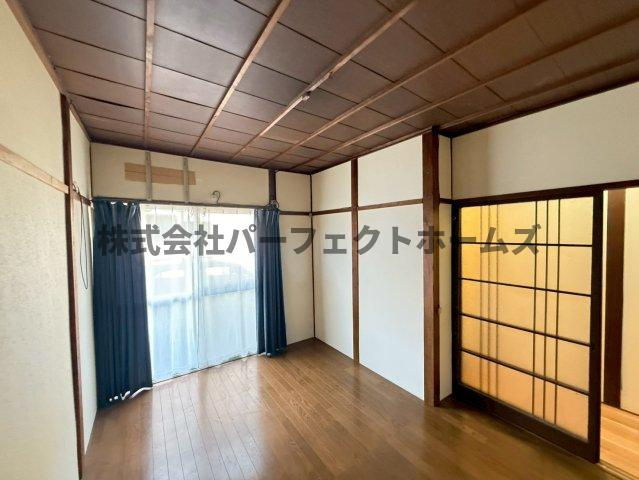 枚方市桜丘町の一戸建ての洋室|きれいな洋室です