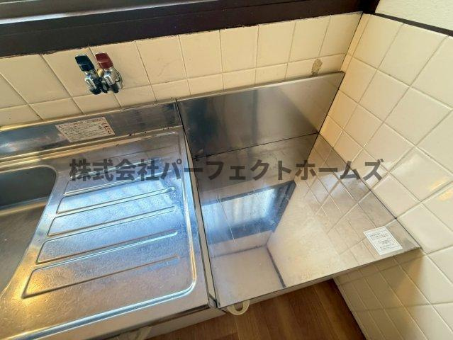 枚方市桜丘町の一戸建てのキッチン|キッチンでお料理をお楽しみください