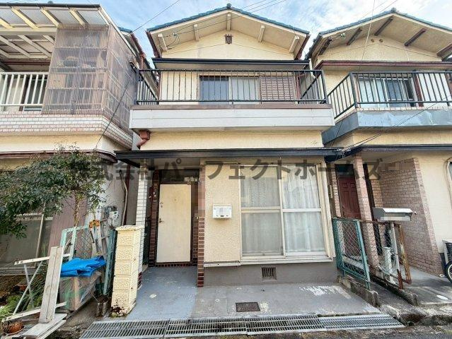 枚方市桜丘町の一戸建ての外観|外はこのようになっています