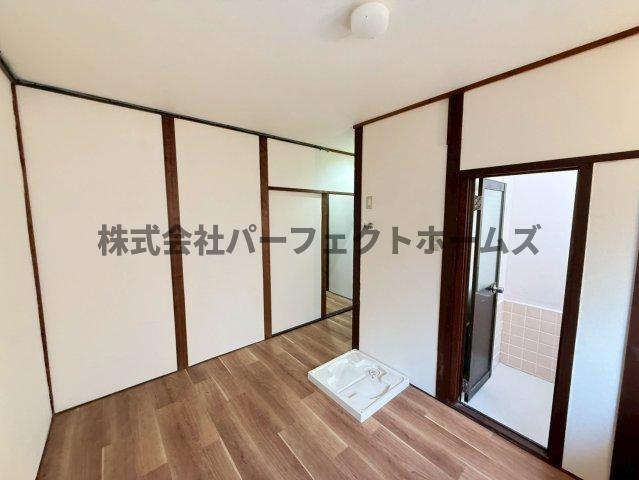 枚方市桜丘町の一戸建てのキッチン|ダイニングスペースです