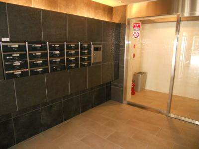 ルクラ京都三条油小路のエントランス|エントランス