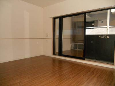 ルクラ京都三条油小路の居間・リビング|洋室