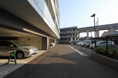 【その他共用部分】 | ラフルール連坊 | 駐車場