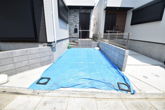 【外観】 | 駐車スペースはゆとりある造りで車庫入れにストレスは感じません。