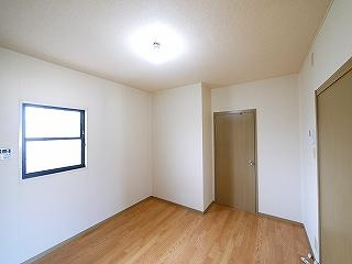 サンコートD棟の洋室|コンパクトで使いやすい洋室です