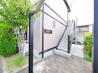 サンコートD棟のエントランス|ゆとりのあるエントランスです