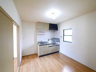 サンコートD棟の居間・リビング|ゆったりとしたリビングです