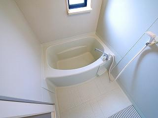 サンコートD棟の浴室|お風呂で日々の疲れを落としましょう