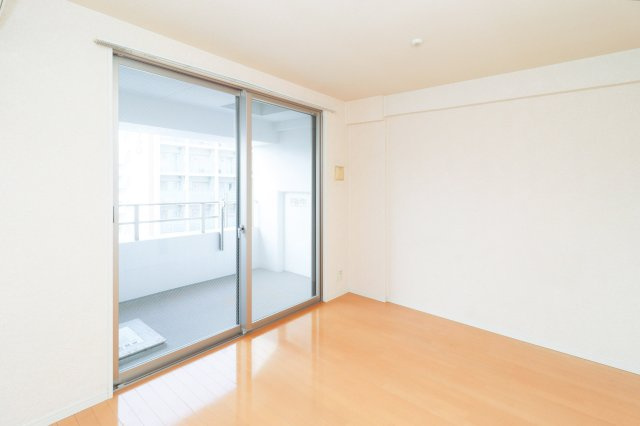 サヴォイテンジンクォーター　10階の居間・リビング|別号室のものになります。現状優先です。