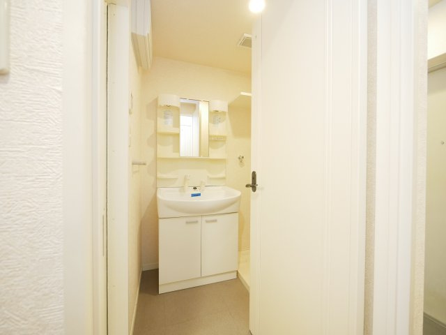 サヴォイテンジンクォーター　10階の洗面所|別号室のものになります。現状優先です。