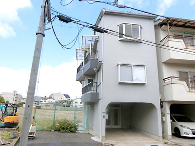 【外観】 | 守口市金田町3丁目　中古一戸建 | 【現地写真】
シンプルで落ち着きのある建物は住むかたの個性でオリジナルなものになっていきます♪