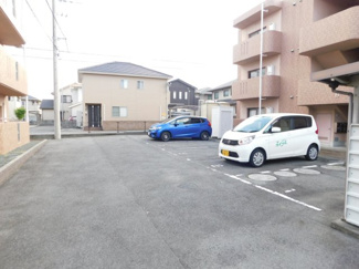 【駐車場】