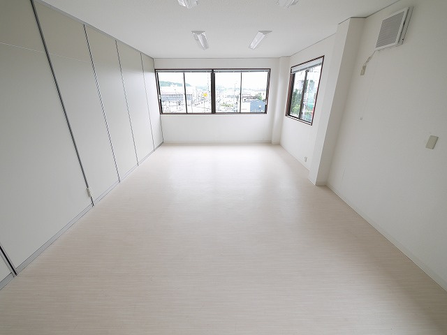 三和ビルの内装