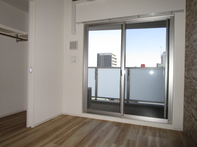 大阪市淀川区新高４丁目の賃貸マンションの洋室