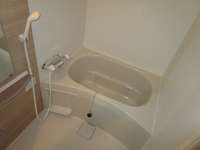 大阪市淀川区新高４丁目の賃貸マンションの浴室
