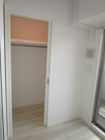 大阪市淀川区新高４丁目の賃貸マンションの収納