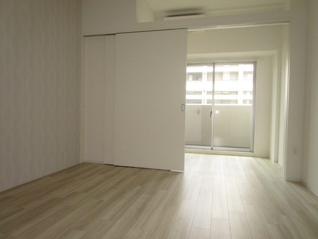 大阪市淀川区新高４丁目の賃貸マンションの居間・リビング