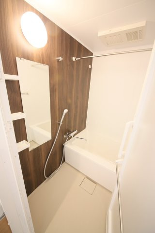 コントレイルりんくう常滑の浴室
