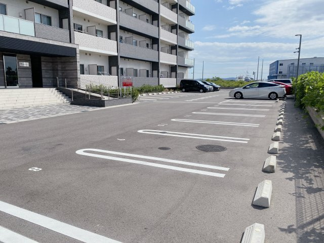 コントレイルりんくう常滑の駐車場