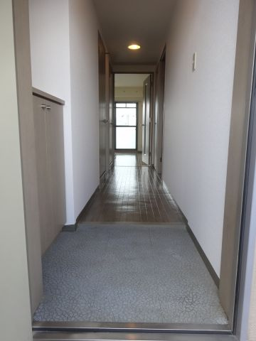 パルティメゾン中山の玄関