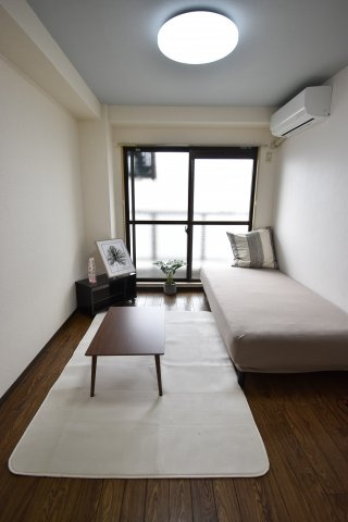 シティライフエステート難波南の洋室