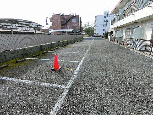 アリエッタの駐車場