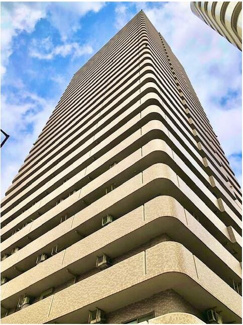 【外観】 | 明るいブラウンの総タイル張りです。