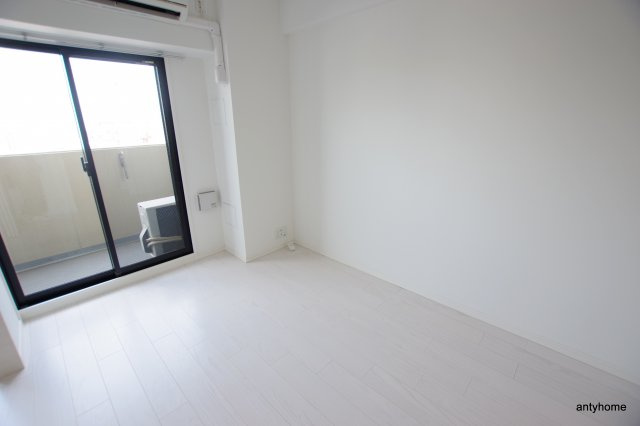S-RESIDENCE江坂　仲介手数料無料の洋室