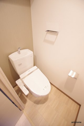 S-RESIDENCE江坂　仲介手数料無料のトイレ