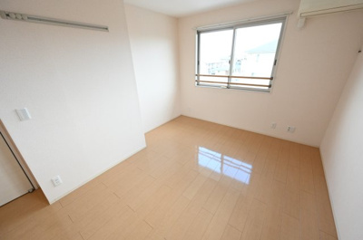 【寝室】 | リビングタウン天理 Ｂ棟